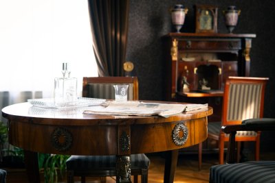Donker hout is terug en past nu bij bijna elk interieur